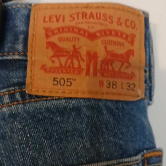 Levi's Classic Straight Blue Jeans - Picture 3 of 7